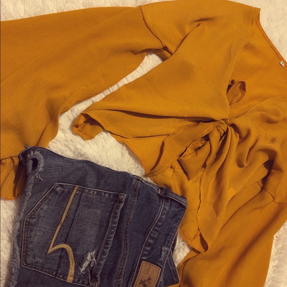 SUPER cute crop top tie blouse type
